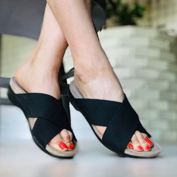 Munro Shoes - Munro Cork Molded Footbed Slide Sandal NWOT